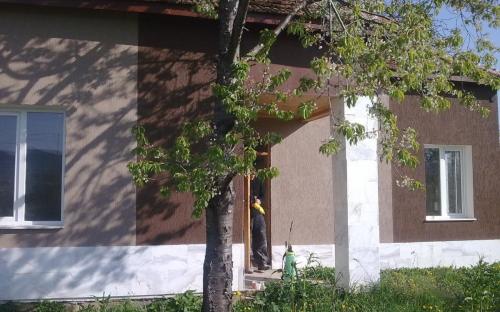 12.cqlostno remontirana i sanirana kushta v selo Gorno Peshtene.jpg